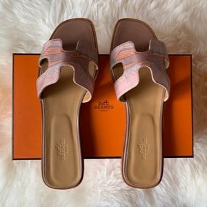 Hermes Oran Sandals. New in box Size40